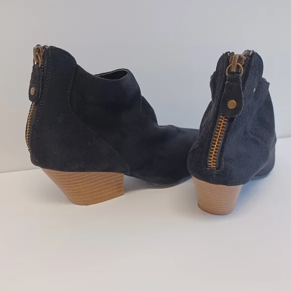 Qupid Ankle Booties Black Suede Zip back - 6 1/ 2 - Picture 5 of 6